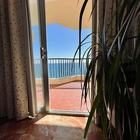 Apartamento Frente Al Mar Primera Linea De Playa Apartment With 2 Bedrooms Beachfront * Fuengirola
