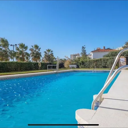 Apartamento Frente Al Mar Primera Linea De Playa Apartment With 2 Bedrooms Beachfront * Fuengirola