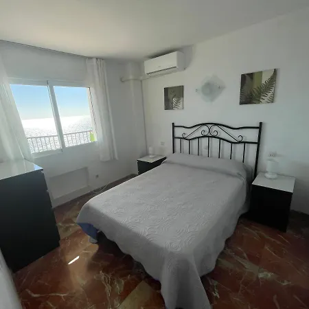 Apartament Apartamento Frente Al Mar Primera Linea De Playa Apartment With 2 Bedrooms Beachfront Fuengirola